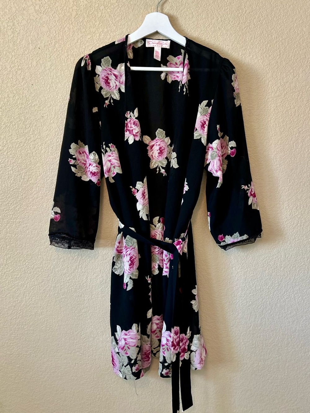 Oscar de la Renta Pink Label Floral Wrap Robe in Black with Pink Roses Size M - Picture 2 of 8